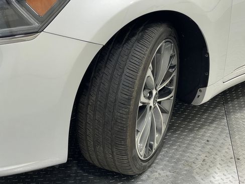 Used 2018 Kia Cadenza Technology image 36