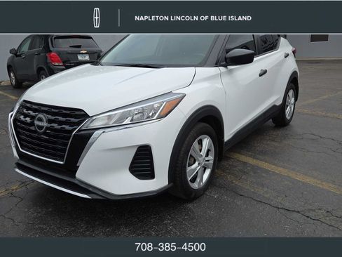 Used 2023 Nissan Kicks S FWD image 1