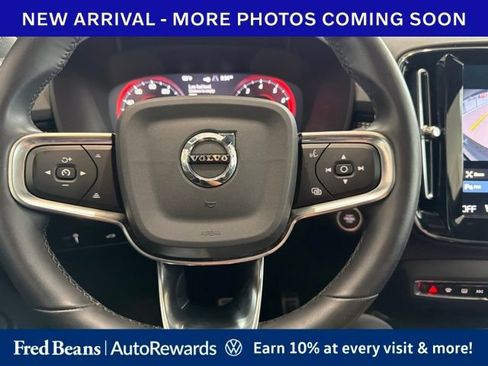 Used 2022 Volvo XC40 T5 R-Design w/ Climate Package AWD/4WD image 14