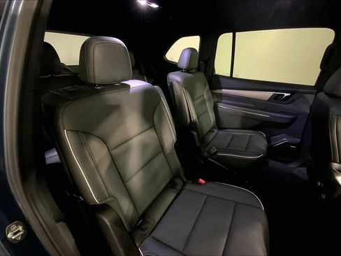 Used 2025 Buick Enclave Preferred image 23