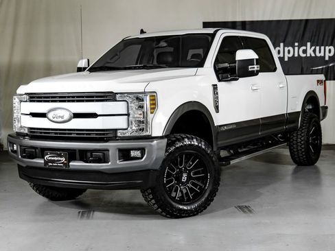 Used 2019 Ford F250 Lariat w/ Lariat Value Package image 5