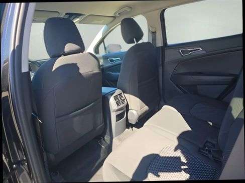 Used 2024 Kia Sportage LX image 12