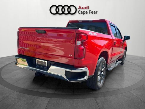 Used 2022 Chevrolet Silverado 1500 LT AWD/4WD image 5