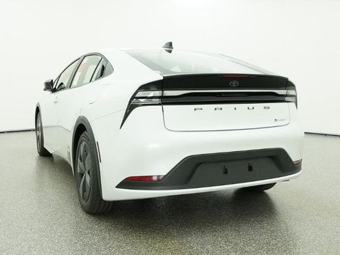 New 2026 Toyota Prius Plug-In Hybrid FWD image 29