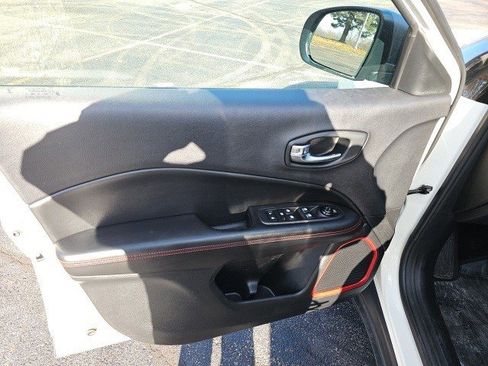 Used 2019 Jeep Compass Trailhawk image 21