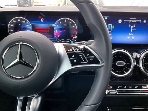 Certified 2025 Mercedes-Benz GLA 250 image 25