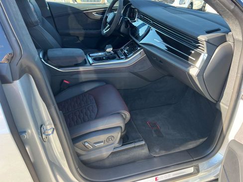 Used 2025 Audi RS Q8 performance image 13