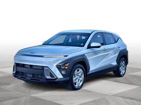 Used 2025 Hyundai Kona SE FWD image 4