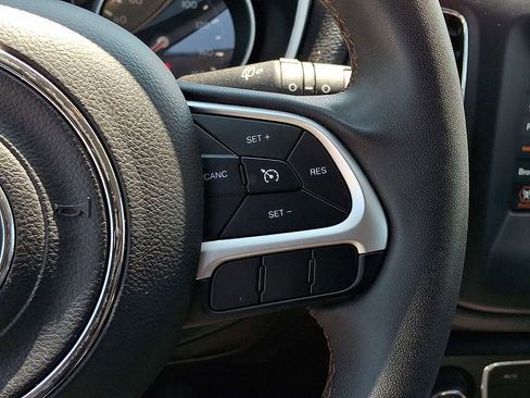 Certified 2021 Jeep Compass Latitude image 23