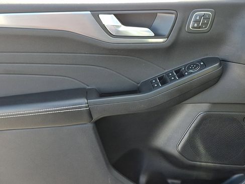 Used 2022 Ford Escape Titanium w/ Class II Trailer Tow Package image 13