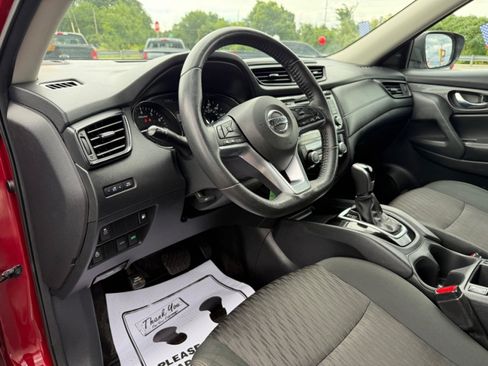 Used 2020 Nissan Rogue SV FWD image 18