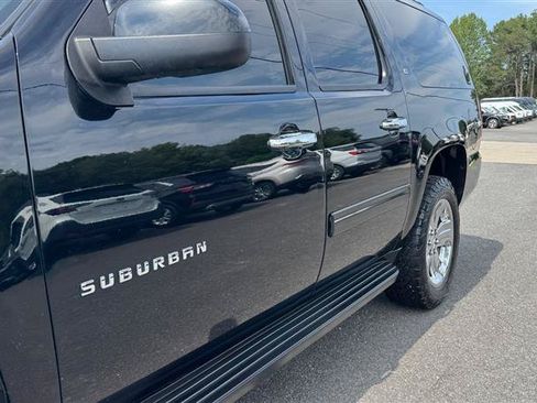 Used 2013 Chevrolet Suburban LT AWD/4WD image 11