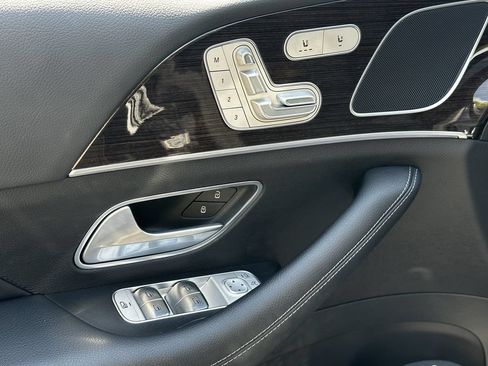 Certified 2025 Mercedes-Benz GLE 450e 4MATIC w/ Driver Assistance Package image 12