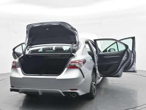 Used 2022 Toyota Camry SE FWD image 43