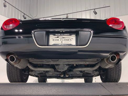 Used 2003 Ford Thunderbird image 40