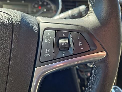 Used 2022 Buick Encore Preferred w/ Safety Package image 17