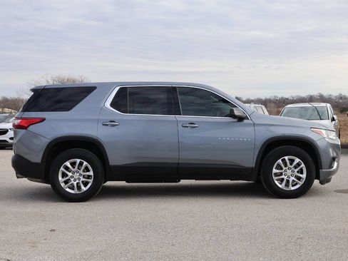 Used 2021 Chevrolet Traverse LS FWD image 7