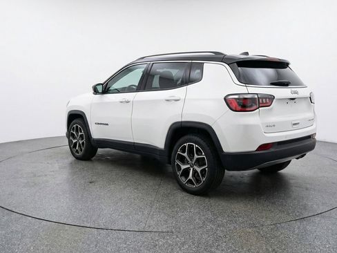 Used 2025 Jeep Compass Limited image 6