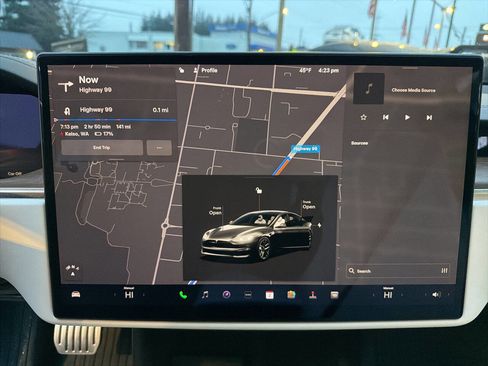 Used 2022 Tesla Model S image 26