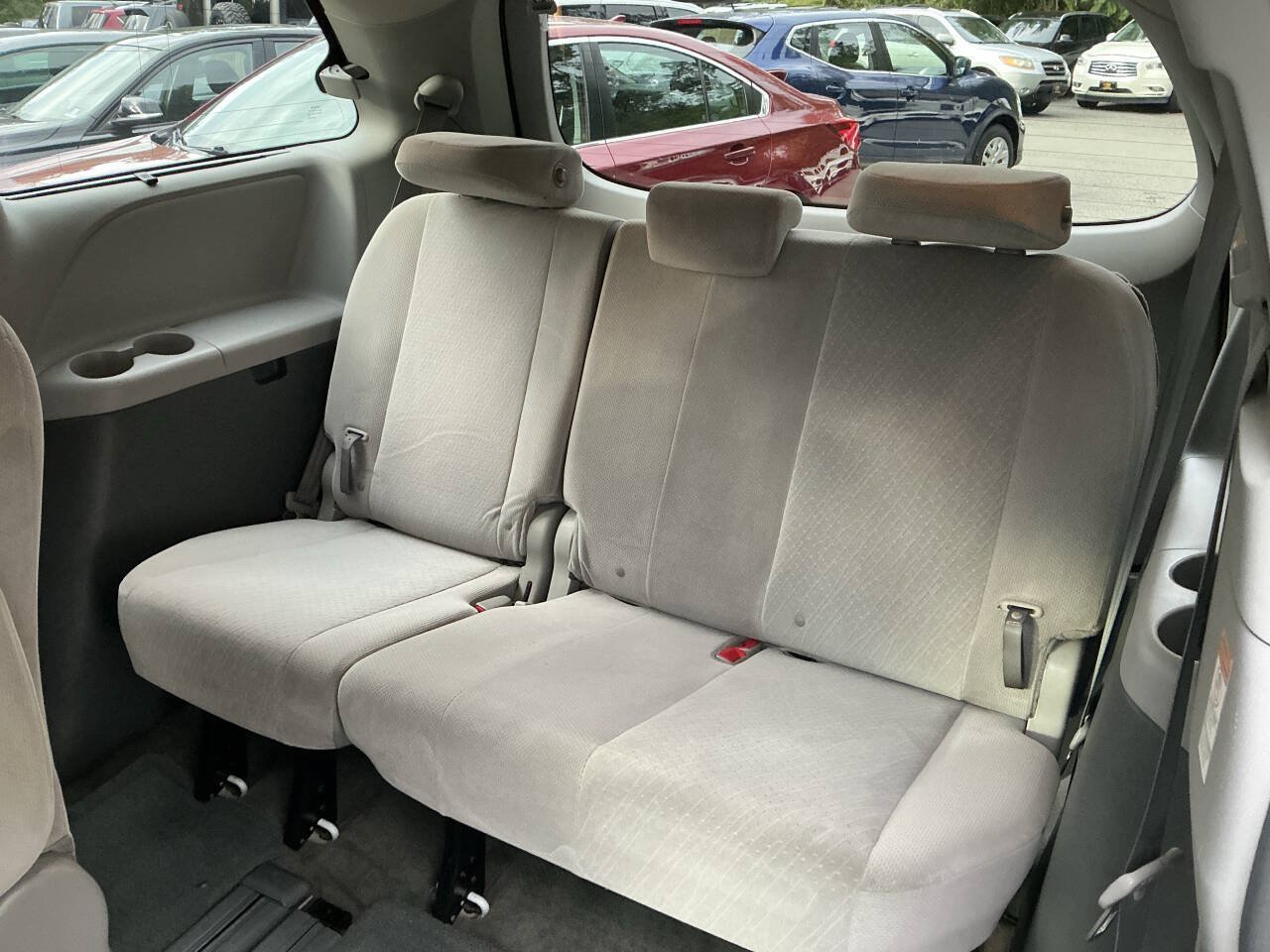 Used 2017 Toyota Sienna LE FWD image 26
