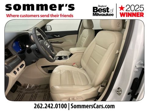 Used 2023 GMC Acadia Denali w/ Denali Ultimate Package image 9
