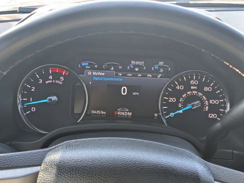 Used 2022 Ford F350 Platinum w/ FX4 Off-Road Package image 21