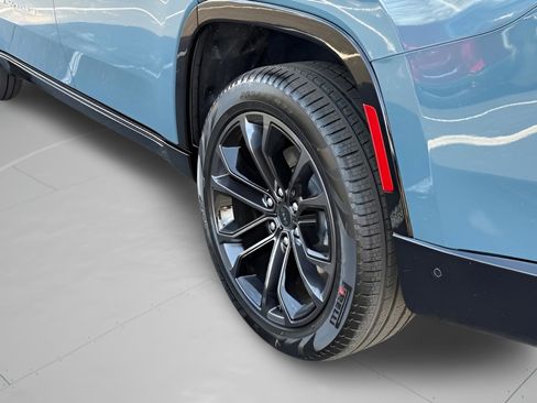 New 2026 Jeep Grand Wagoneer Summit AWD/4WD image 33