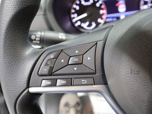 Used 2025 Nissan Sentra SV FWD image 33