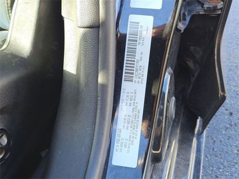 Used 2015 Chrysler 200 S w/ Comfort Group image 33