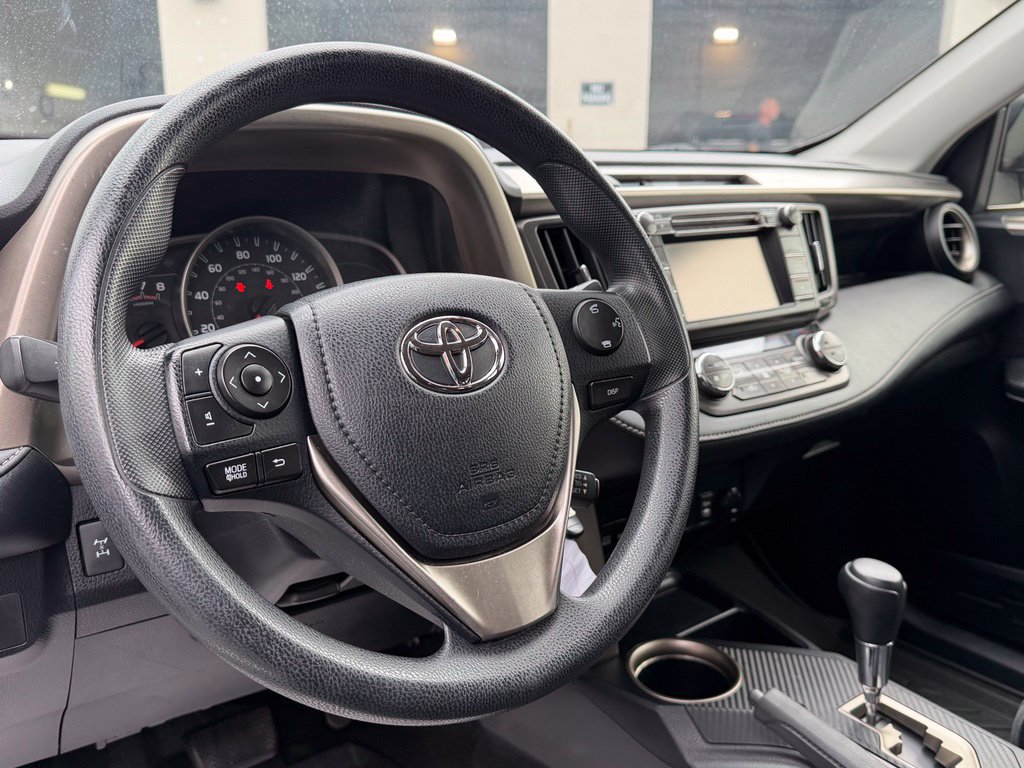Used 2015 Toyota RAV4 XLE AWD/4WD image 12