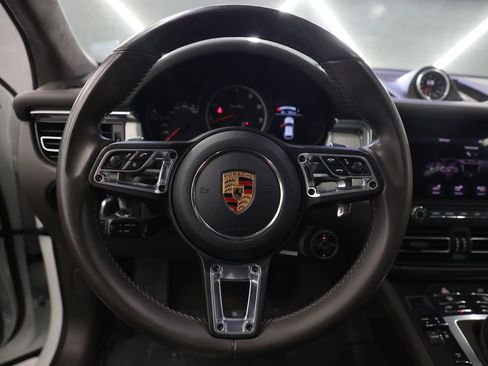 Used 2020 Porsche Macan Turbo AWD/4WD image 29