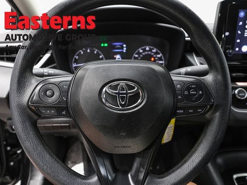 Used 2025 Toyota Corolla LE FWD image 10