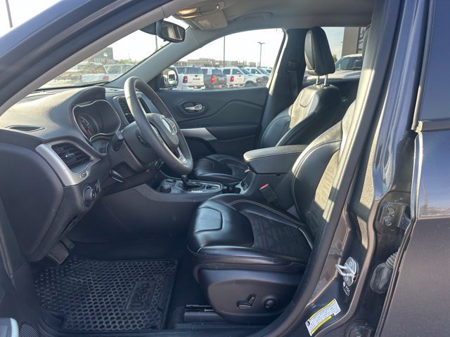 Used 2022 Jeep Cherokee Latitude AWD/4WD image 22