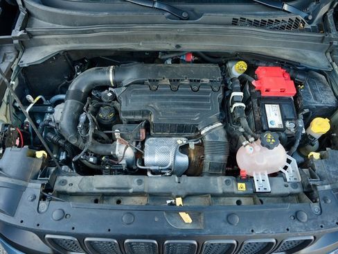 Used 2022 Jeep Renegade Trailhawk image 35