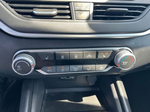 Used 2022 Nissan Altima 2.5 image 32