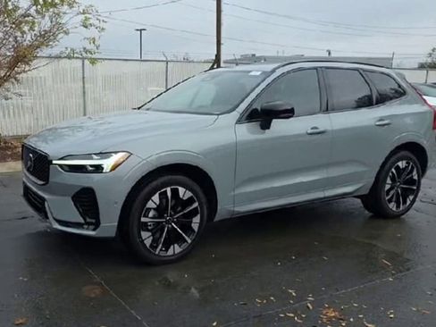 New 2026 Volvo XC60 B5 Plus w/ Protection Package Premier image 4