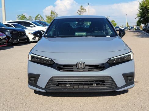 Used 2023 Honda Civic Sport image 2