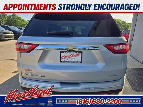 Used 2021 Chevrolet Traverse Premier AWD/4WD image 9