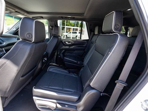 Used 2023 GMC Yukon SLT w/ SLT Luxury Package AWD/4WD image 25