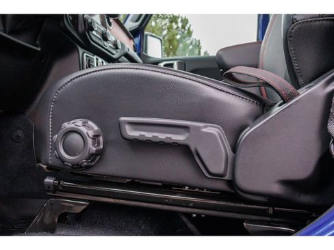 Used 2020 Jeep Wrangler Unlimited Rubicon AWD/4WD image 17