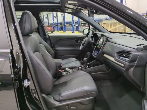 Certified 2025 Subaru Forester Limited image 8