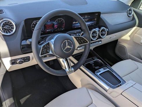 Used 2026 Mercedes-Benz GLA 250 image 3