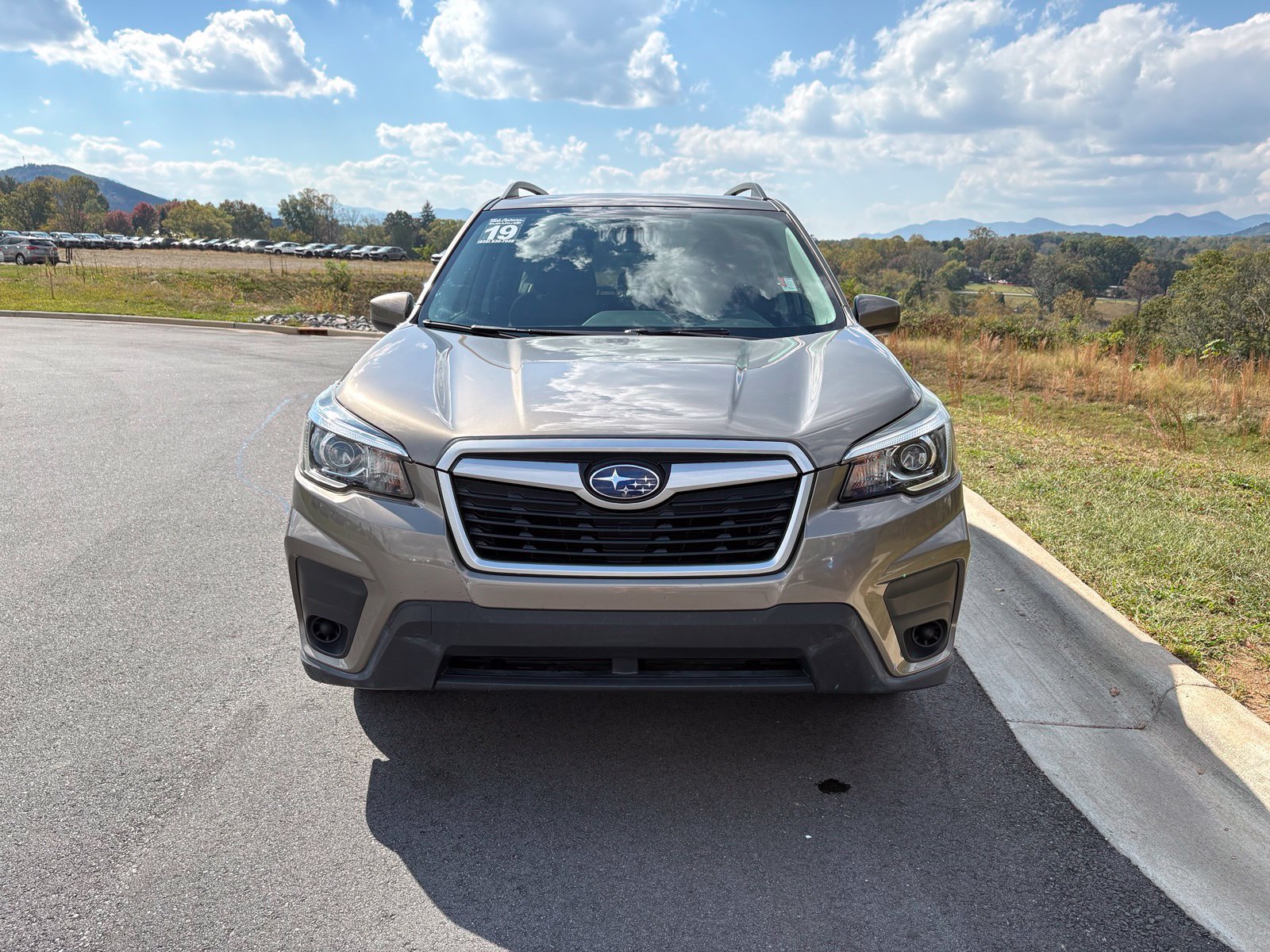 Used 2019 Subaru Forester Premium AWD/4WD image 2