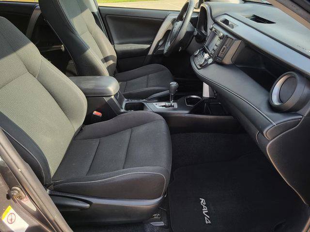 Used 2018 Toyota RAV4 XLE AWD/4WD image 9