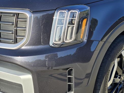 Used 2025 Kia Telluride S FWD image 30