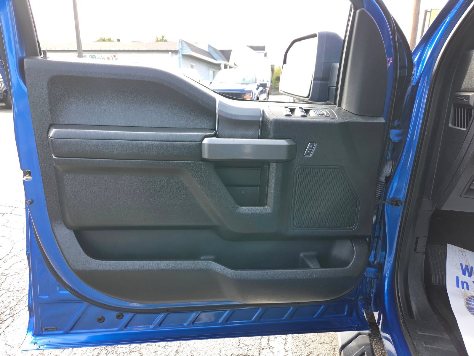 Used 2016 Ford F150 XLT w/ Equipment Group 301A Mid AWD/4WD image 10