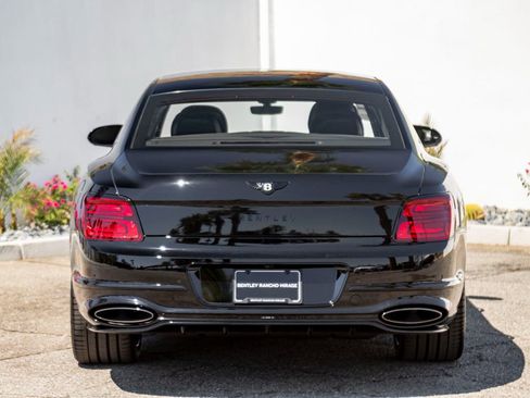 Used 2025 Bentley Flying Spur Plug-In Hybrid image 11