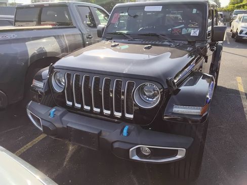 Used 2023 Jeep Wrangler Unlimited Sahara w/ Cold Weather Group AWD/4WD image 11