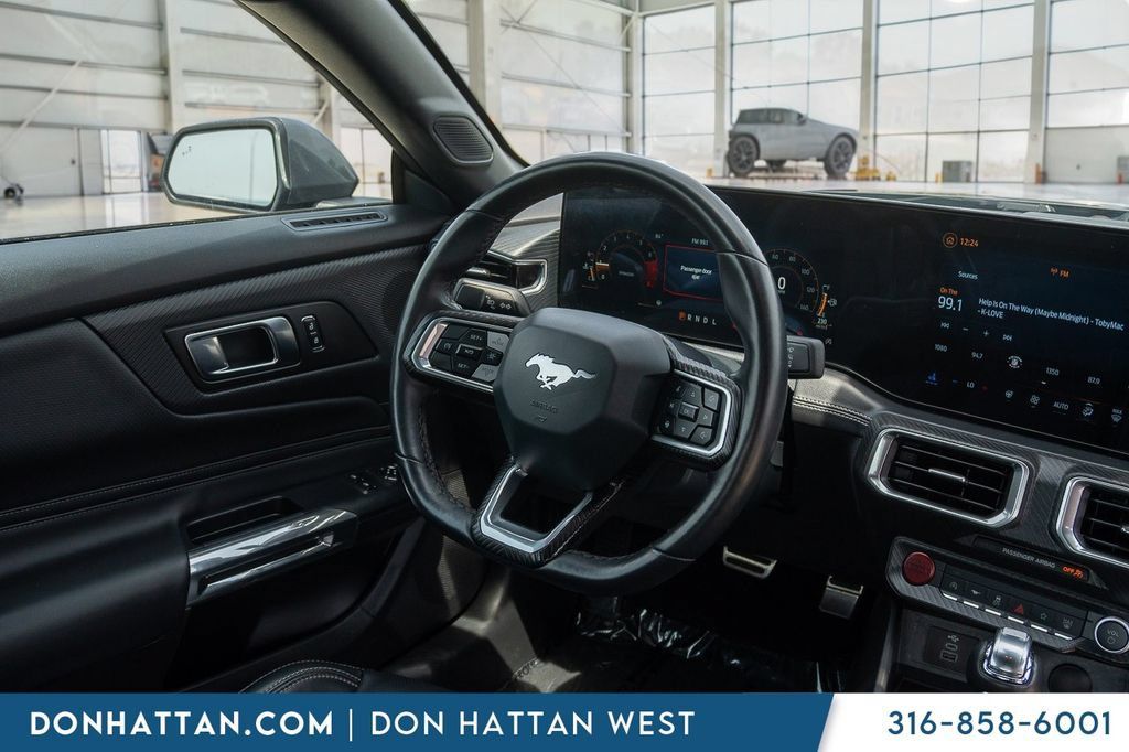 Used 2025 Ford Mustang Premium RWD image 5