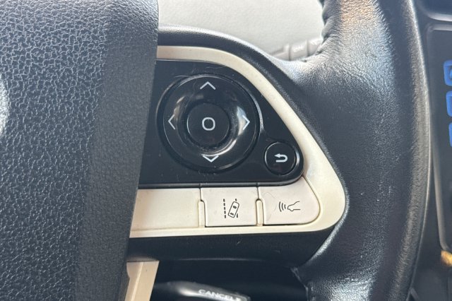 Used 2018 Toyota Prius Three FWD image 27